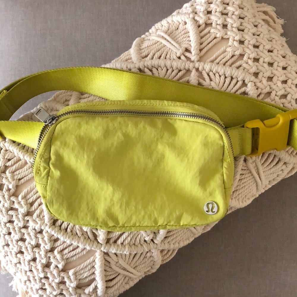 Original Lululemon belt bag. Rare neon color.